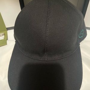 Brand New Authentic Gucci baseball cap.